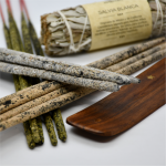 Kit con Pebetero, Salvia Blanca e Inciensos Artesanales - Image 4