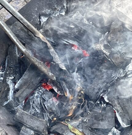 brasero listo para limpieza energética