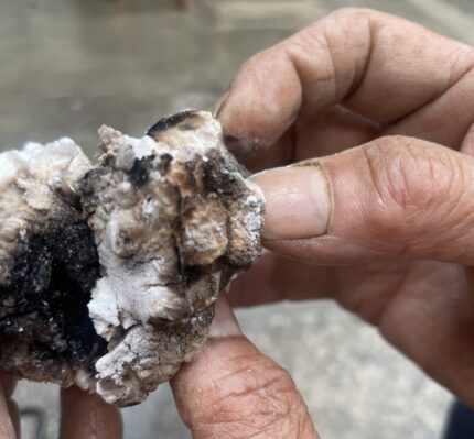 piedra de alumbre después de la limpia energética