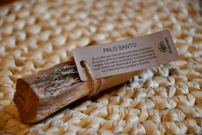 Palo santo sobre tapete
